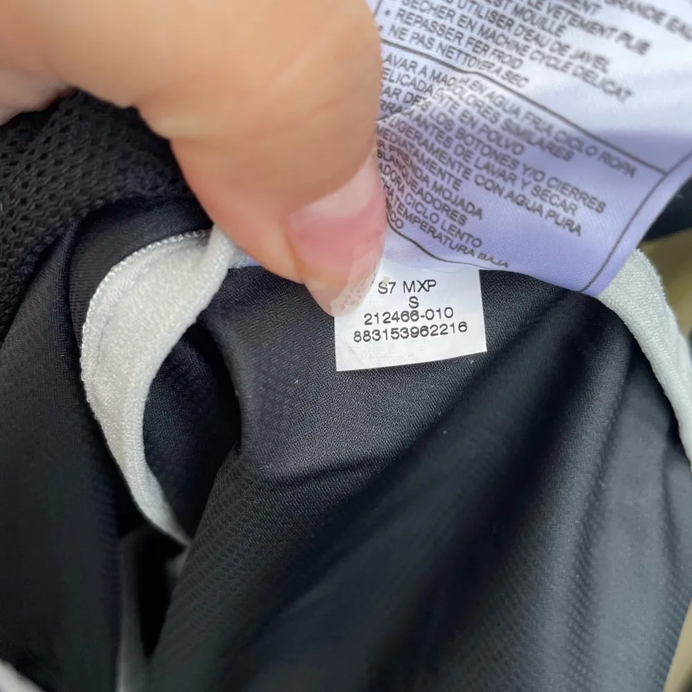 NIKE WOMENS WINDBREAKER - Image 4