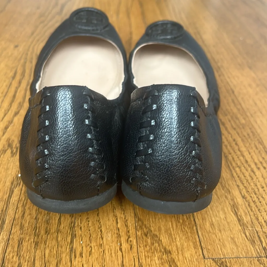 Tory Burch Allie EUC Slip On Leather Small Logo Rounded Toe Ballet Flat - Image 4