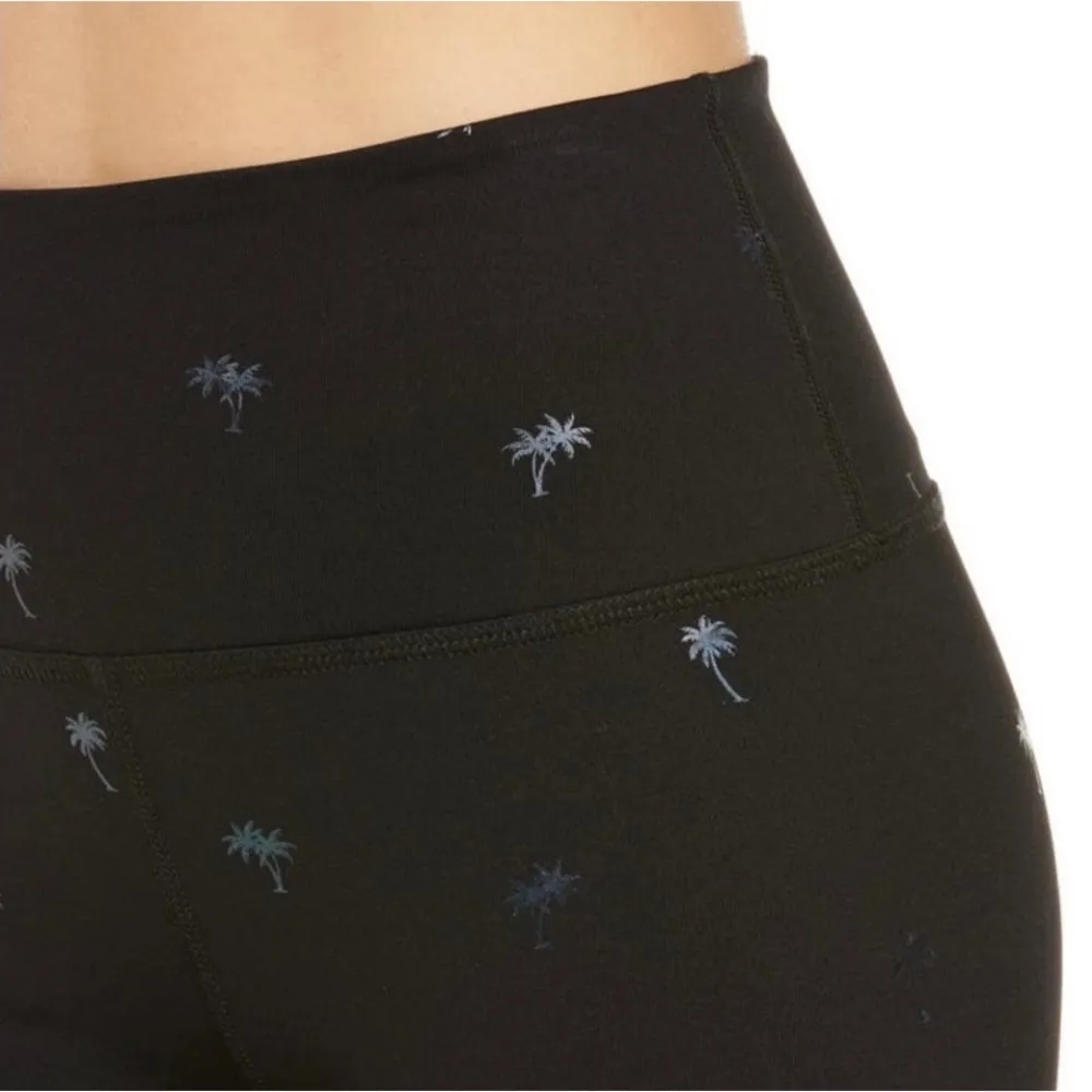 Beyond Yoga Black Palm Tree Leggings Size XS - Image 2