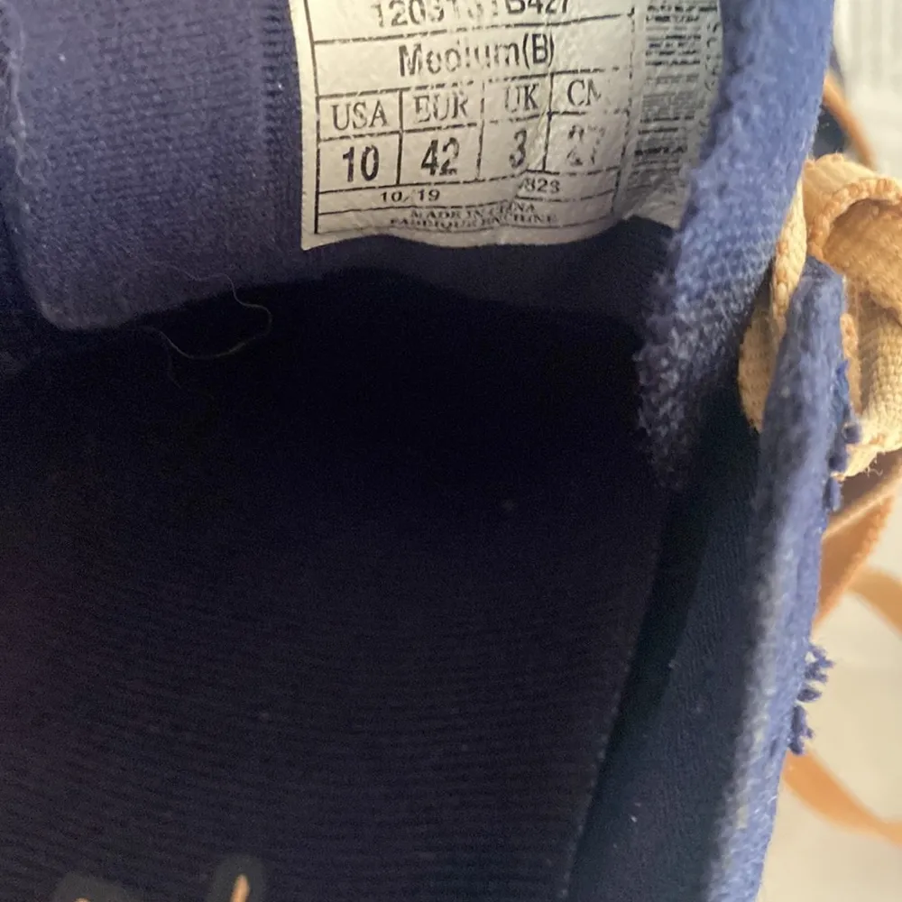 Brooks  Levitate 3 Sneakers - Image 9