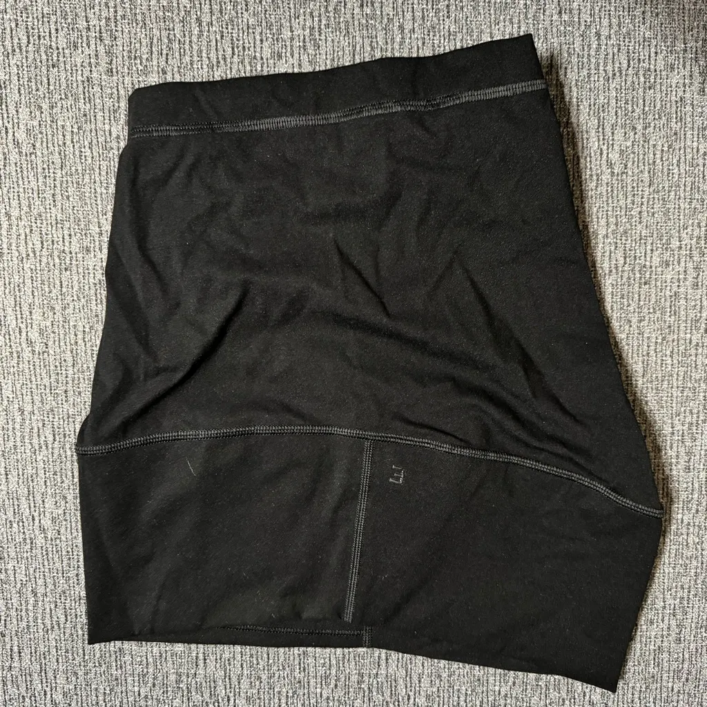 Everlane Perform Bike Shorts - Image 6