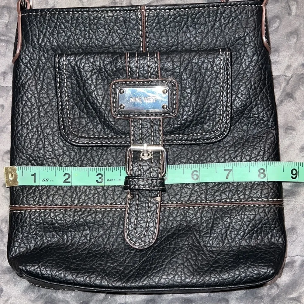 Nine West black crossbody purse with adjustable strap zip close top snap front - Image 7