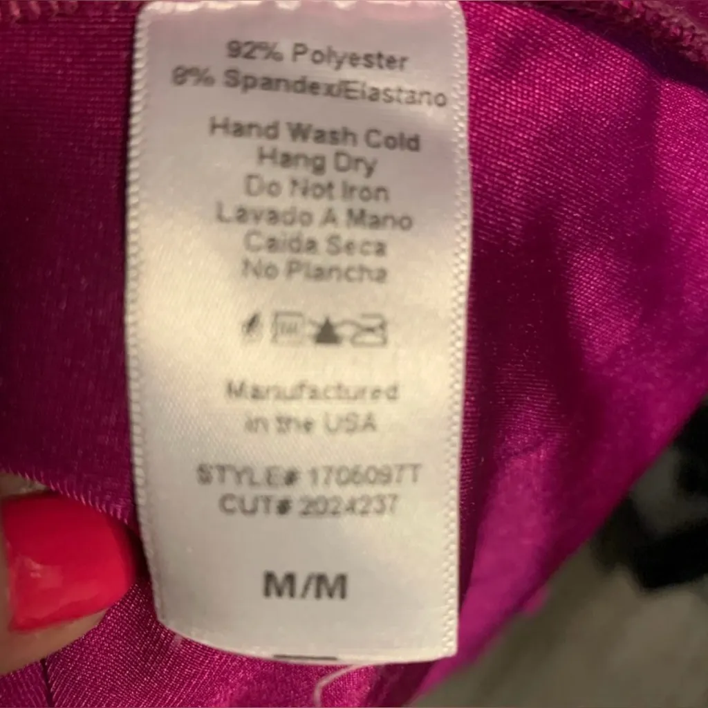 Chris & Carol Fuchsia V-Neck Velvety Top Size Medium - Image 4