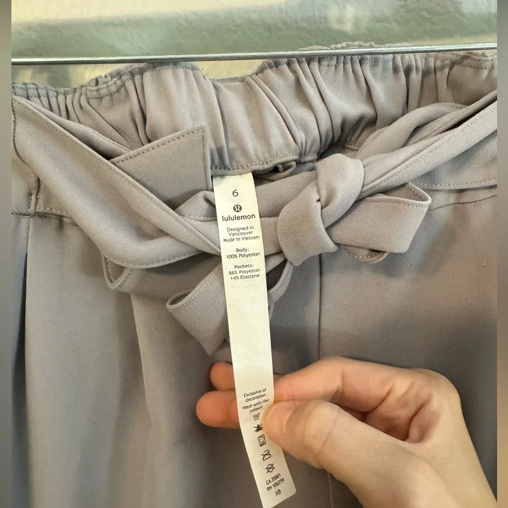 Lululemon Full Length Pants - Size 6 - Image 3