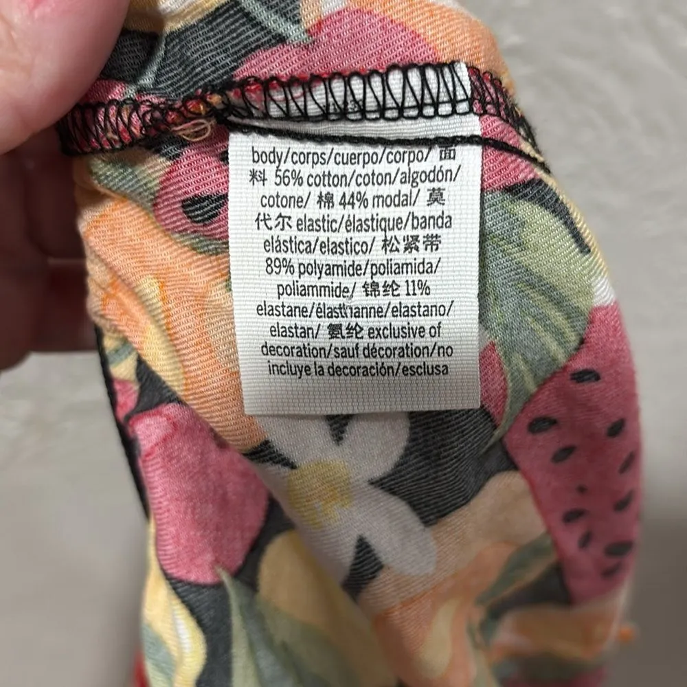 PINK Victoria’s Secret Tropical Floral Fruit Print Pajama Shorts Size Medium - Image 5