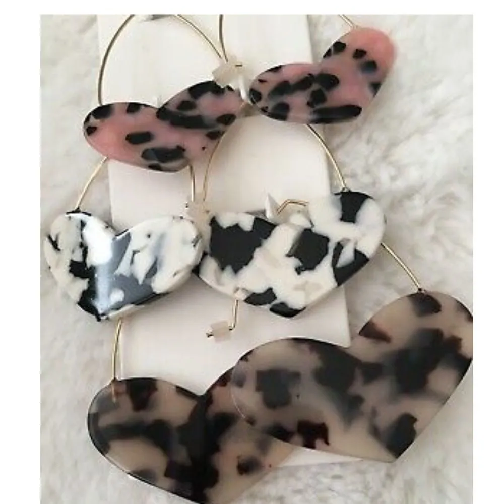 ✨ Set of Heart Wire Hoop Earring Set✨ - Image 4