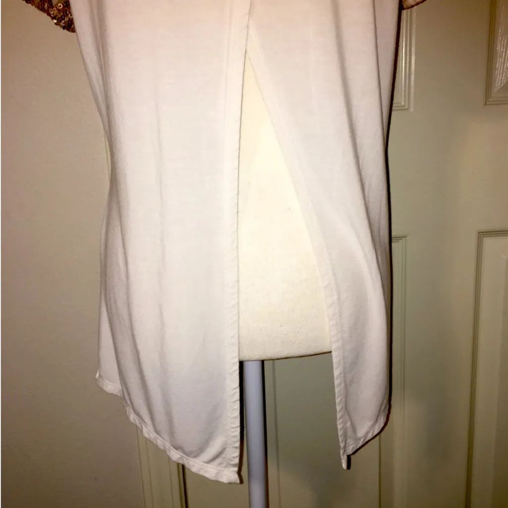 Buckle BKE boutique Med gold embellished shoulders and back is open - Image 2