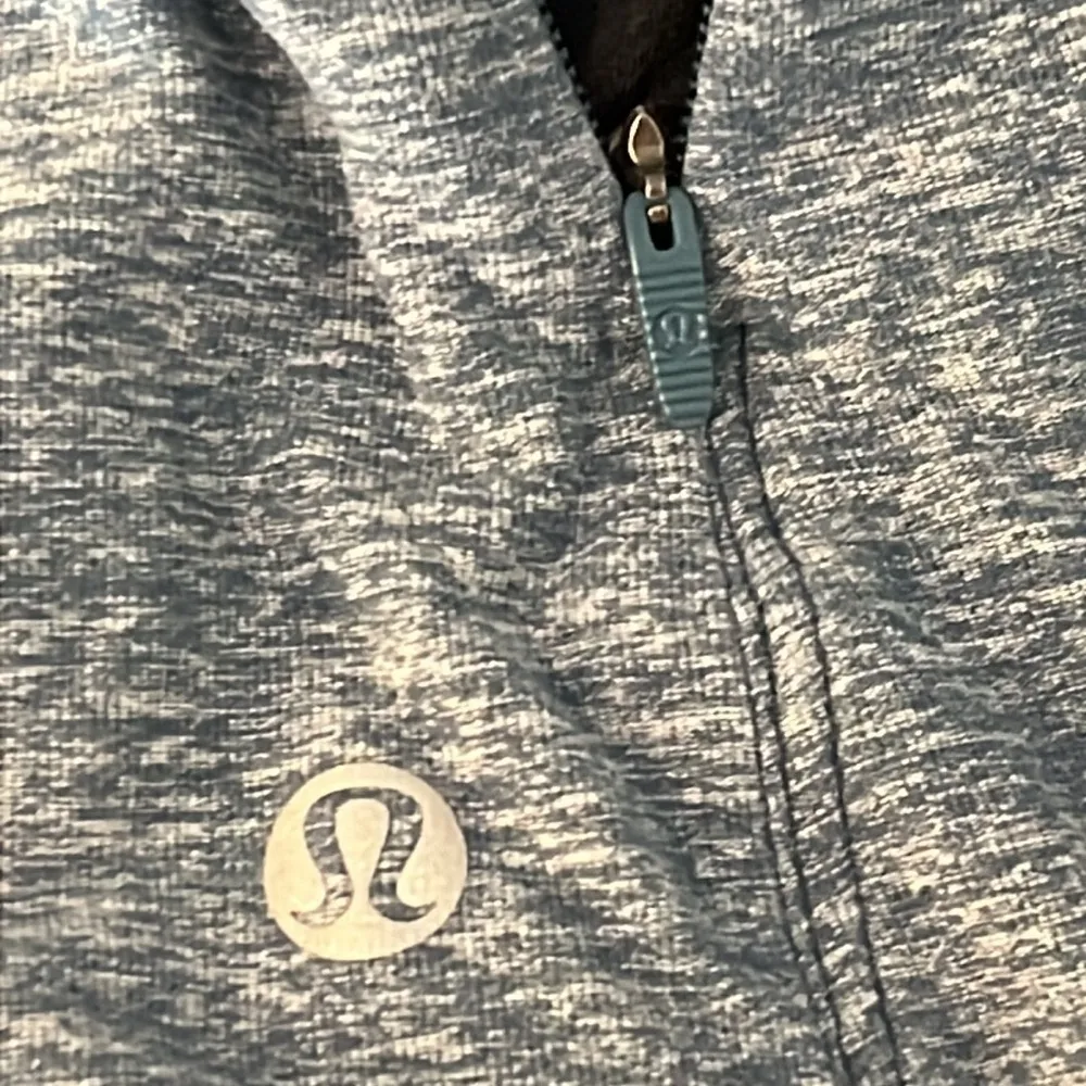 Lululemon Cypress Kiss long sleeve pullover, heathered blue, size 6 - Image 13