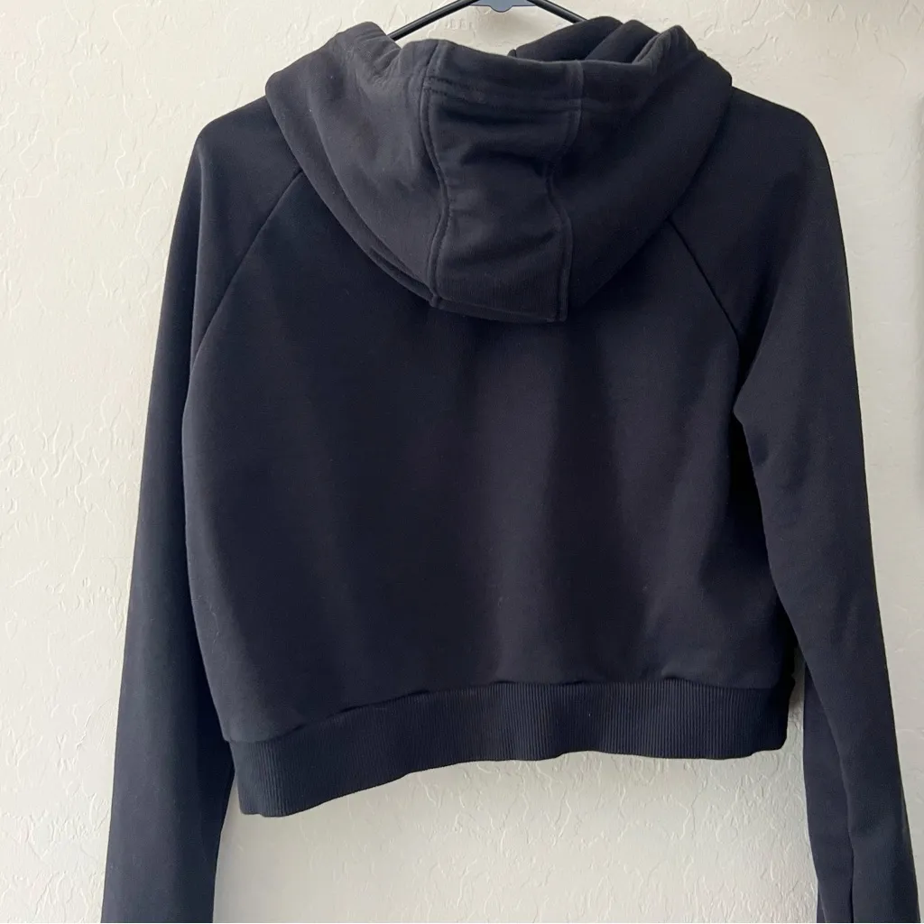 Adidas Black Logo Crop Hoodie - Image 3