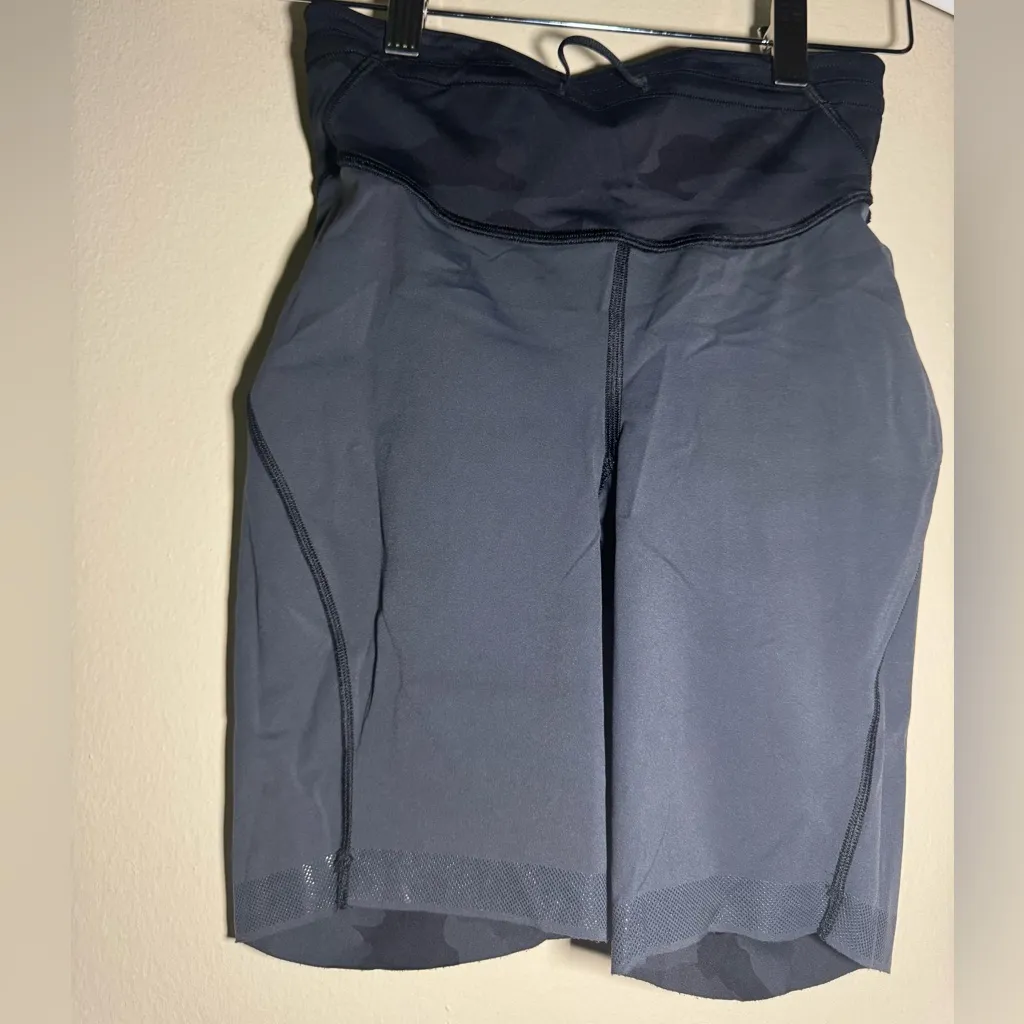 Lululemon Base Pace High-Rise Short 8"
Heritage 365 Camo Deep Coal Multi… - Image 11