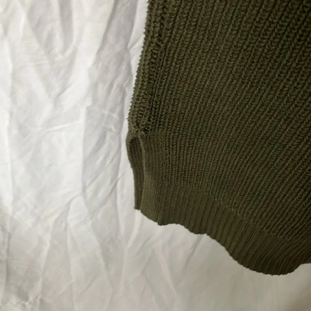 Banana Republic: Olive Green sleeveless sweater- Cotton Blend- S - Image 10