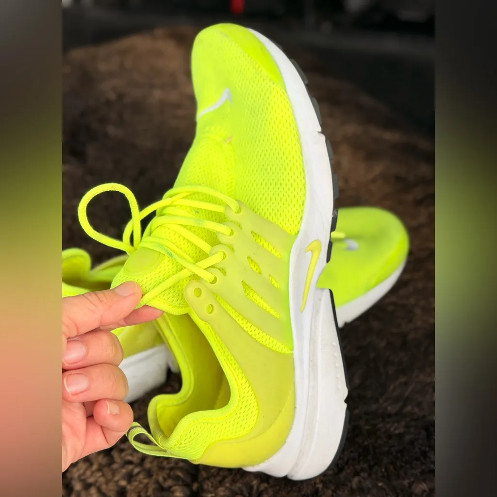 Nike womens presto Casual Shoes in Green/Volt Size 8.0 | Lace by Nike - Image 4