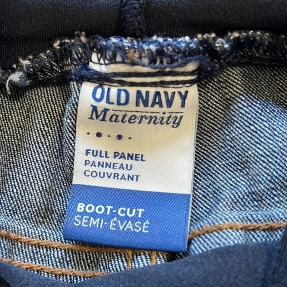 Old Navy Denim Maternity Full Panel Jean Shorts Size 6 EUC #7514 - Image 2