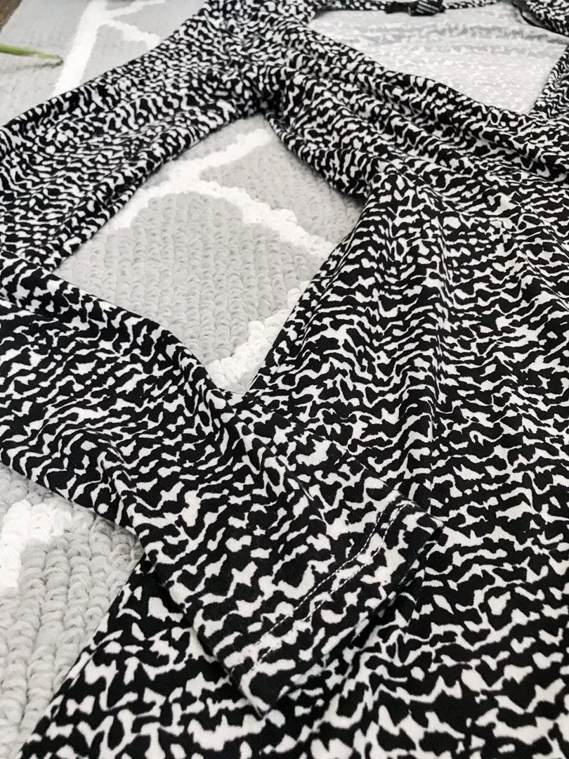 Black And White Wrap Mini Dress - Image 7