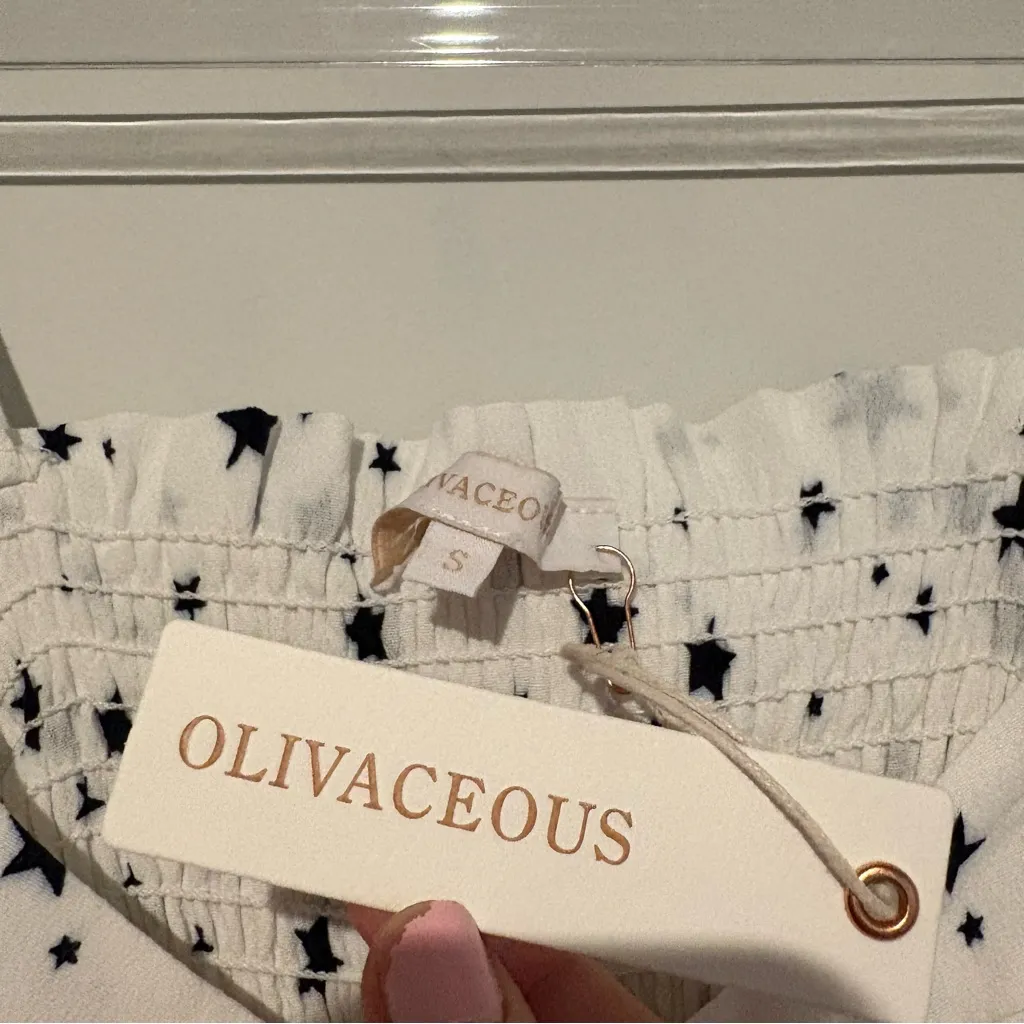 Olivaceous cold shoulder tie strap Romper white‎ Black Star Pattern size small - Image 3