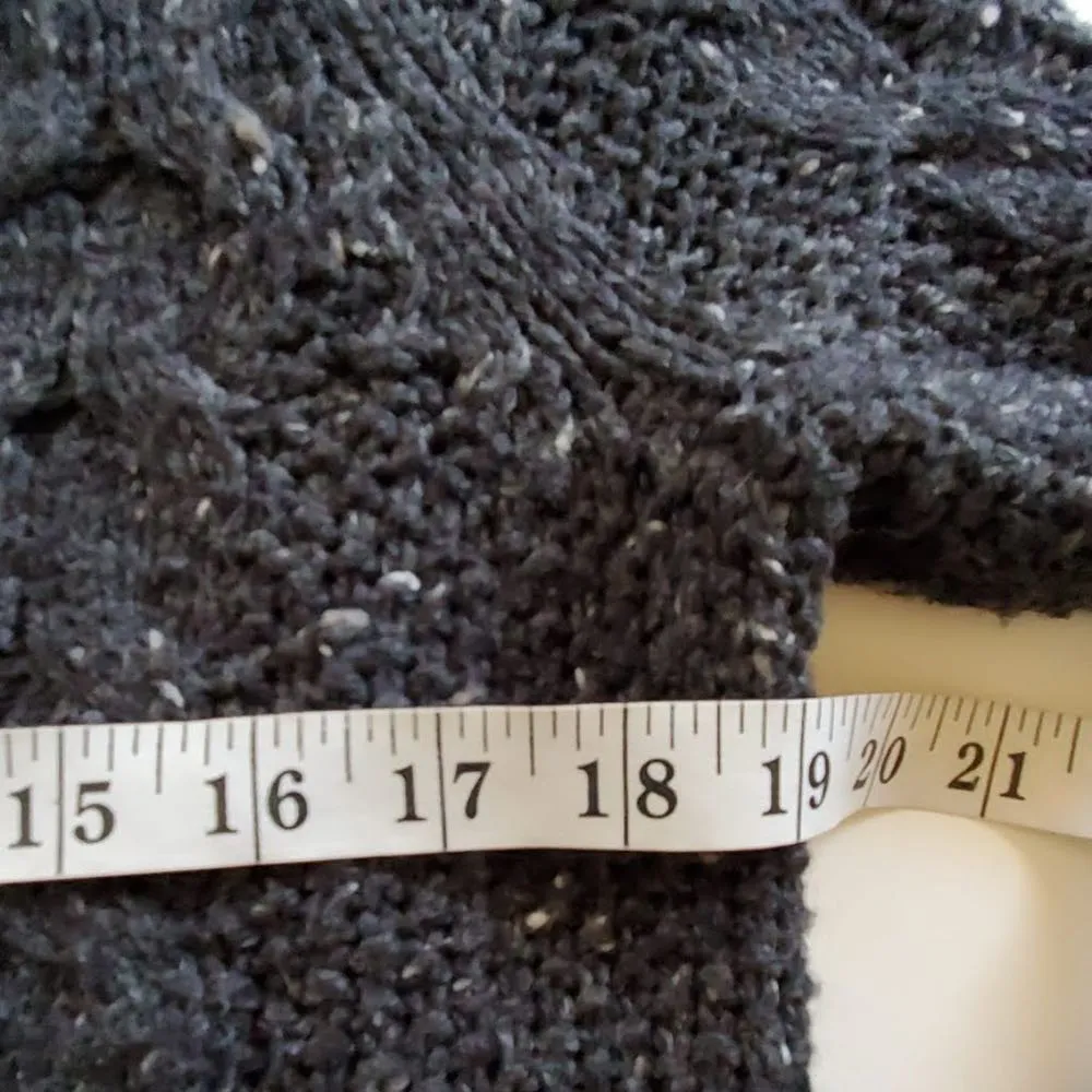 Crew neck Sweater Size Small - Image 5