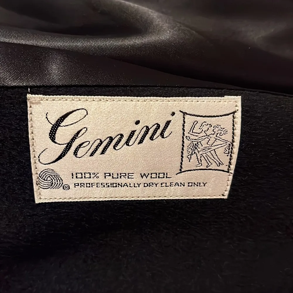 Vintage Gemini midi length wool coat Size small to medium. Black - Image 9