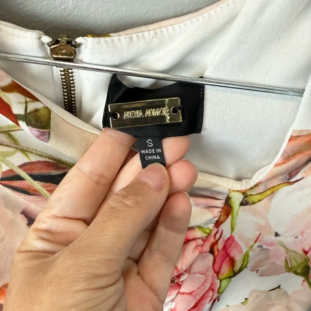 Alexia‎ Admor Women's Pink Peony Ruched Floral Dress Size Small - Image 3