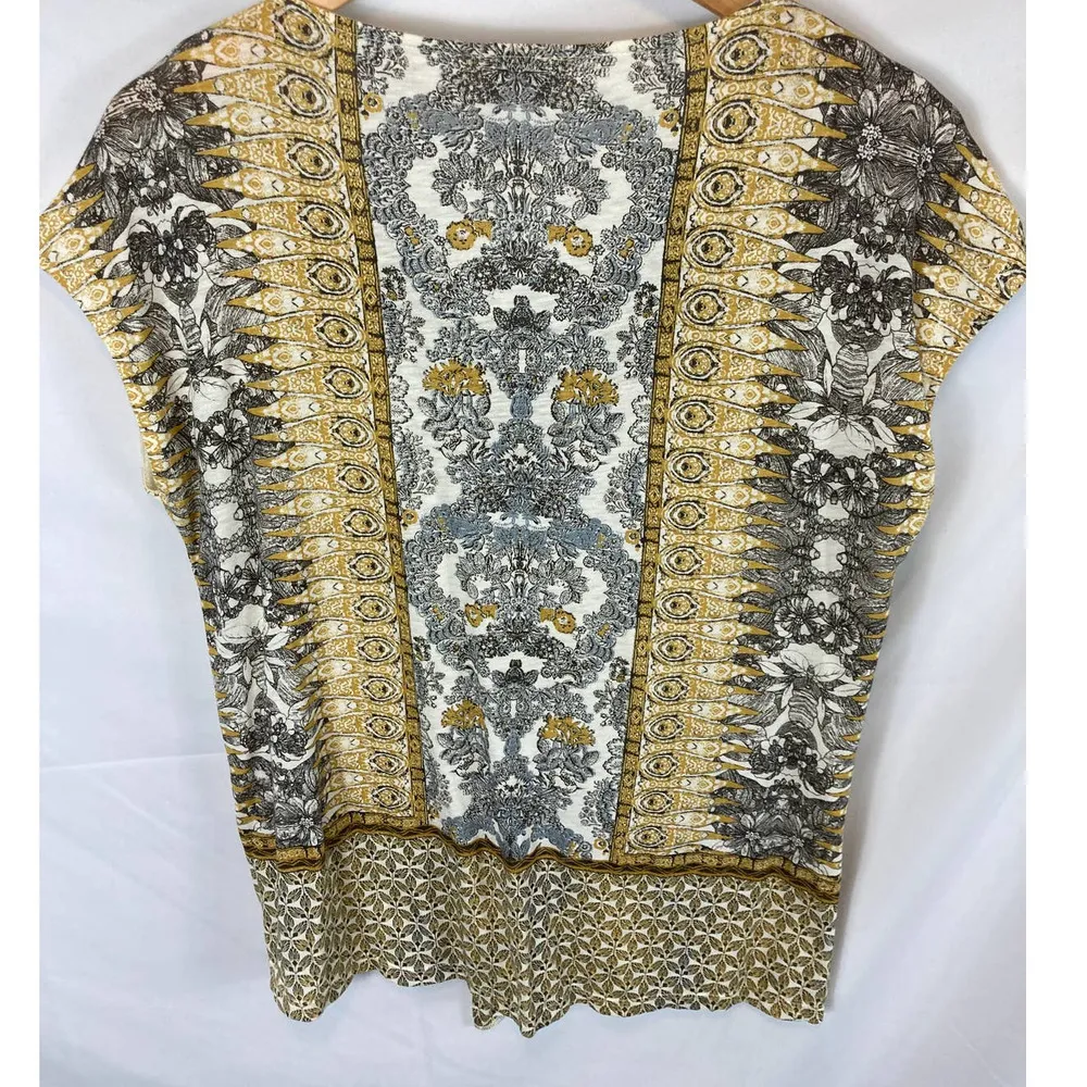 Lucky Brand Patterned V Neck Tie Bottom Top Size Medium - Image 7