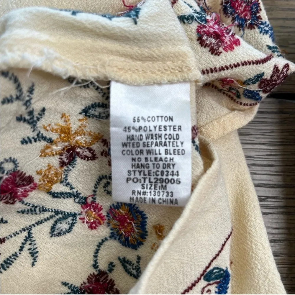 Urban Outfitters Umgee Embroidered Floral Peasant Tank M - Image 15