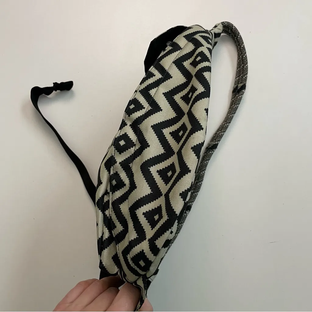 Kavu Rope Sling Bag Pockets Adjustable Water Resistant Geometric Black Beige - Image 14