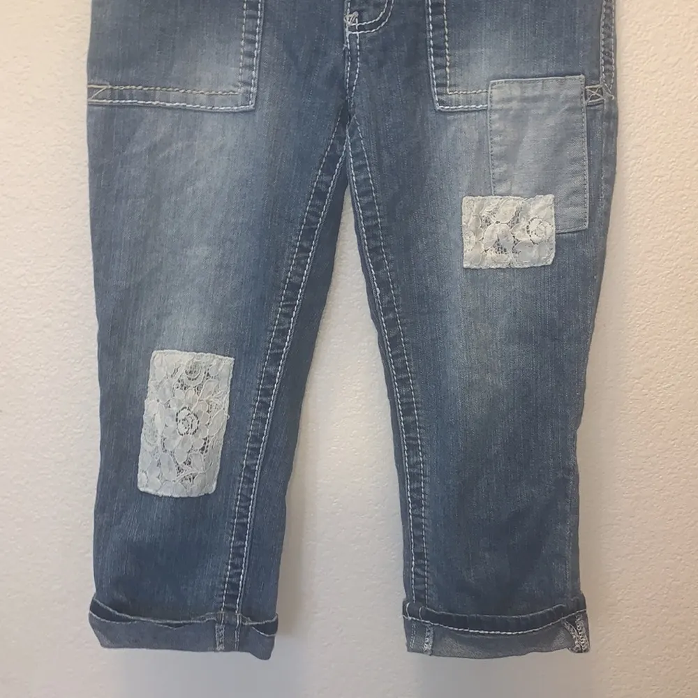 No Boundaries No Boudaries blue with white patches capri jeans - Image 3