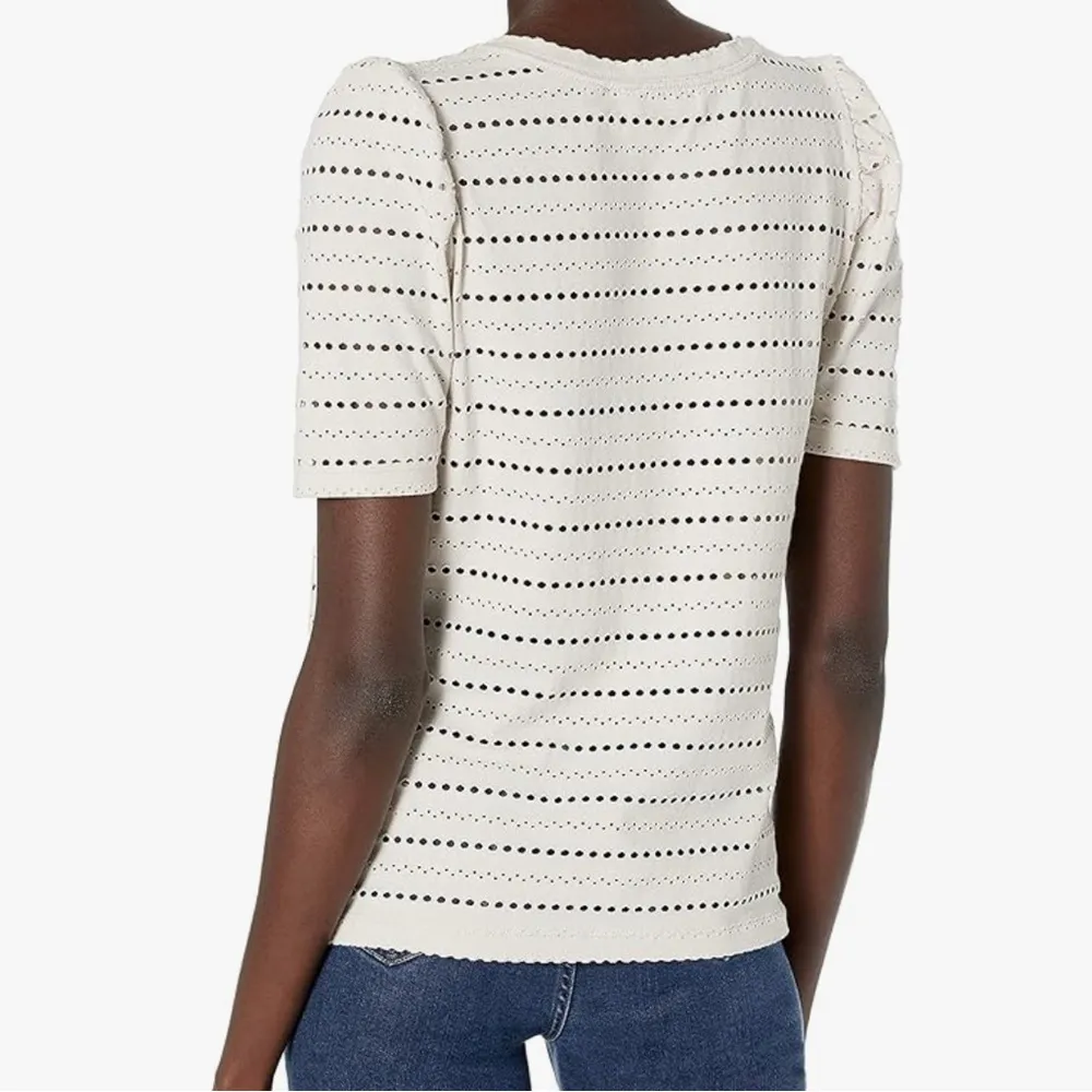 Calvin Klein Jeans Short Sleeve Roll Cuff Tee Size Medium - Image 3