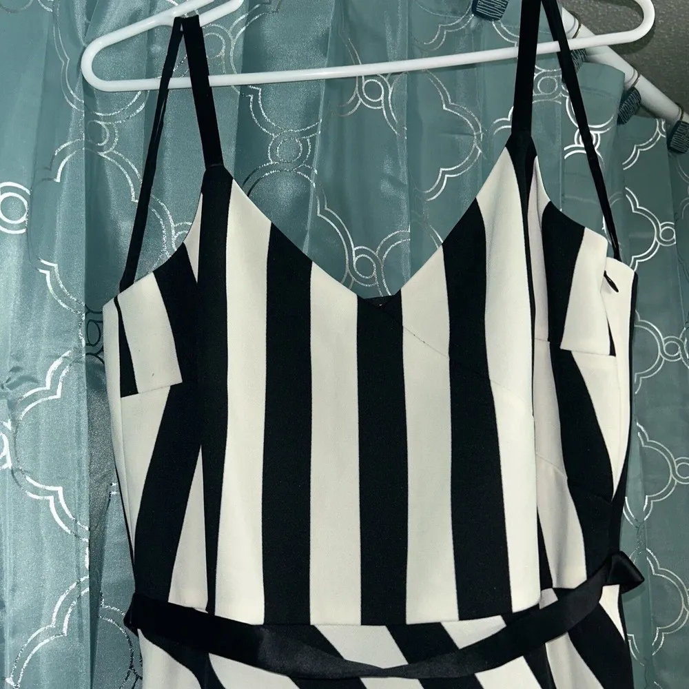 Due Per Due Veste Dress Size 10 Silk Lined Black And Ivory Striped Dress. GUC - Image 3