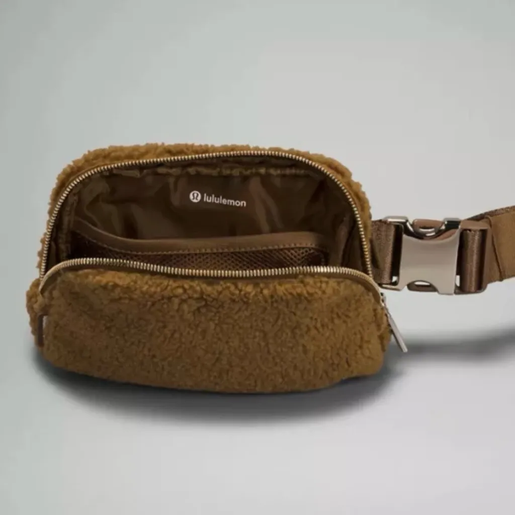 Lululemon Everywhere Fleece Belt Bag Vol 1L in Brown - Image 8