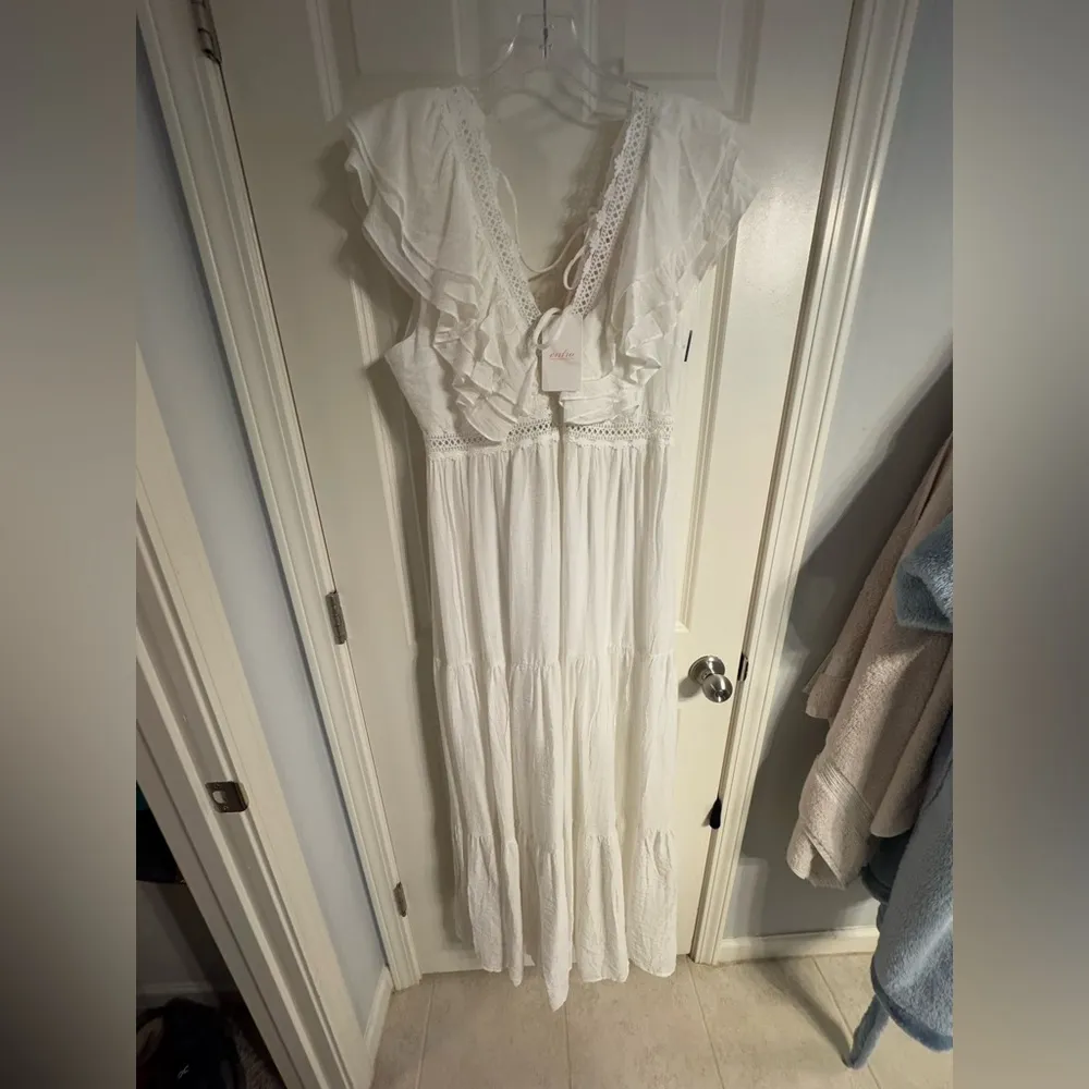 NWT,  White Deep V-Neck Ruffle Maxi Dress, large - Image 4