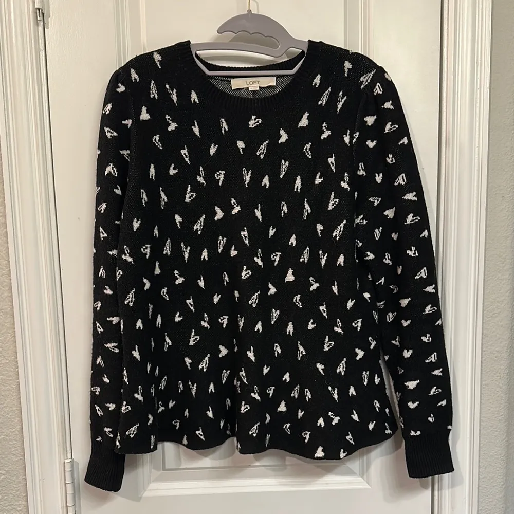 LOFT Black and White Crew Neck Sweater with Hearts EUC - Image 3