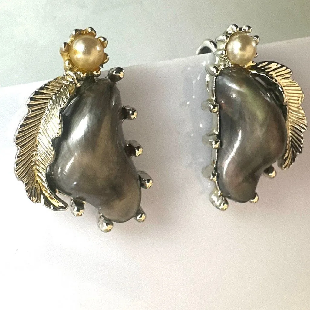 Coro Vintage Gray Thermoset Clip - Image 5