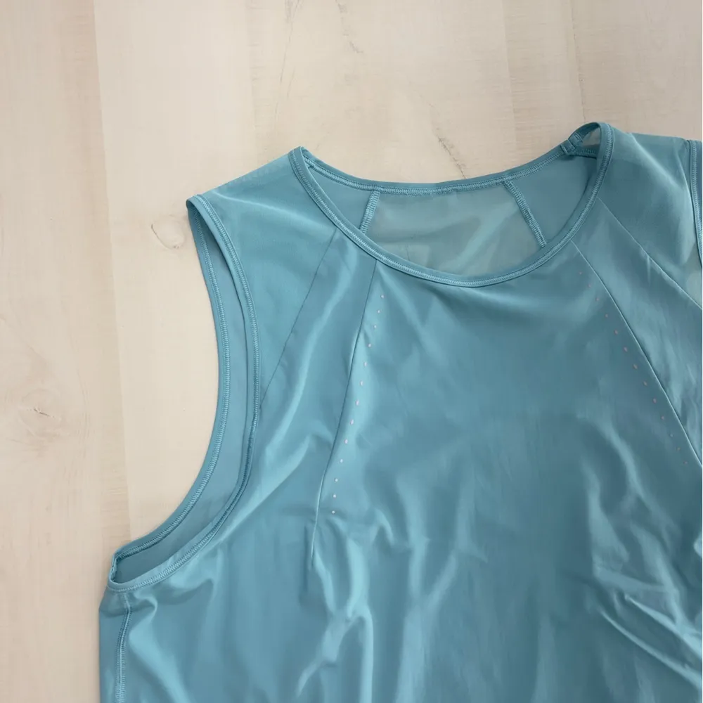 LULULEMON sculpt cropped tank top tidal teal blue workout travel soft stretch - Image 2