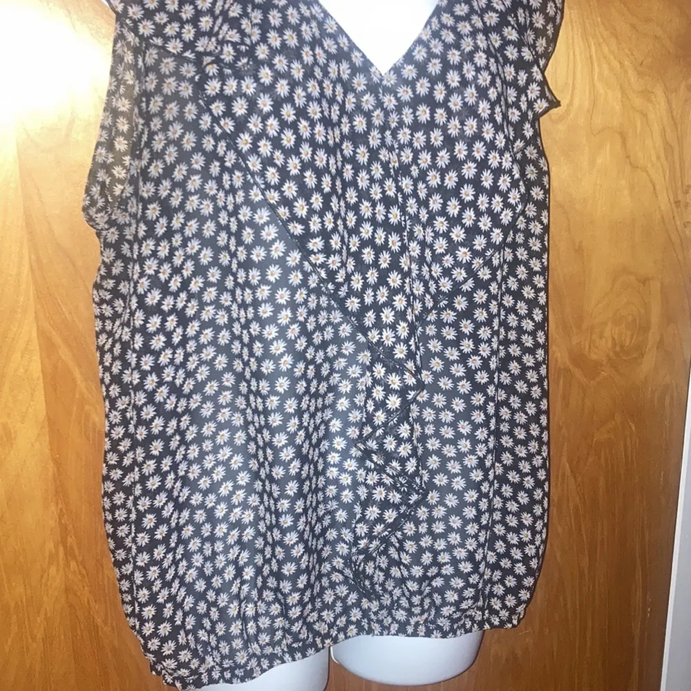 Metaphor  Daisy Flower Sheer Tank Top Blouse Size Large - Image 4