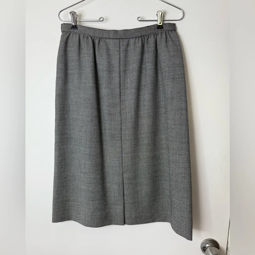 Pendleton vintage black and white houndstooth wool pencil skirt. S - Image 5