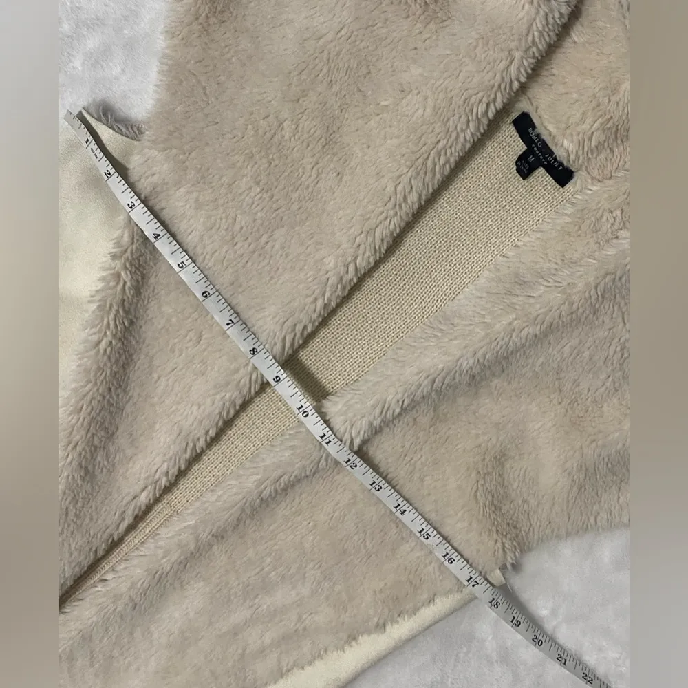 Romeo & Juliet Couture Faux Fur Collar Vest - Image 8