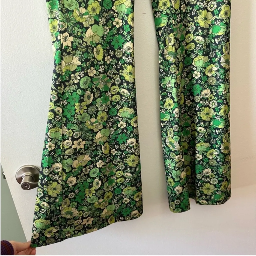 Zara green floral Pullon flare pants size small - Image 5