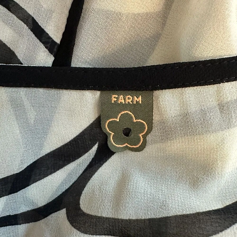 Farm Rio Sheer Floral Short Sleeve Blouse Size Medium - Image 5