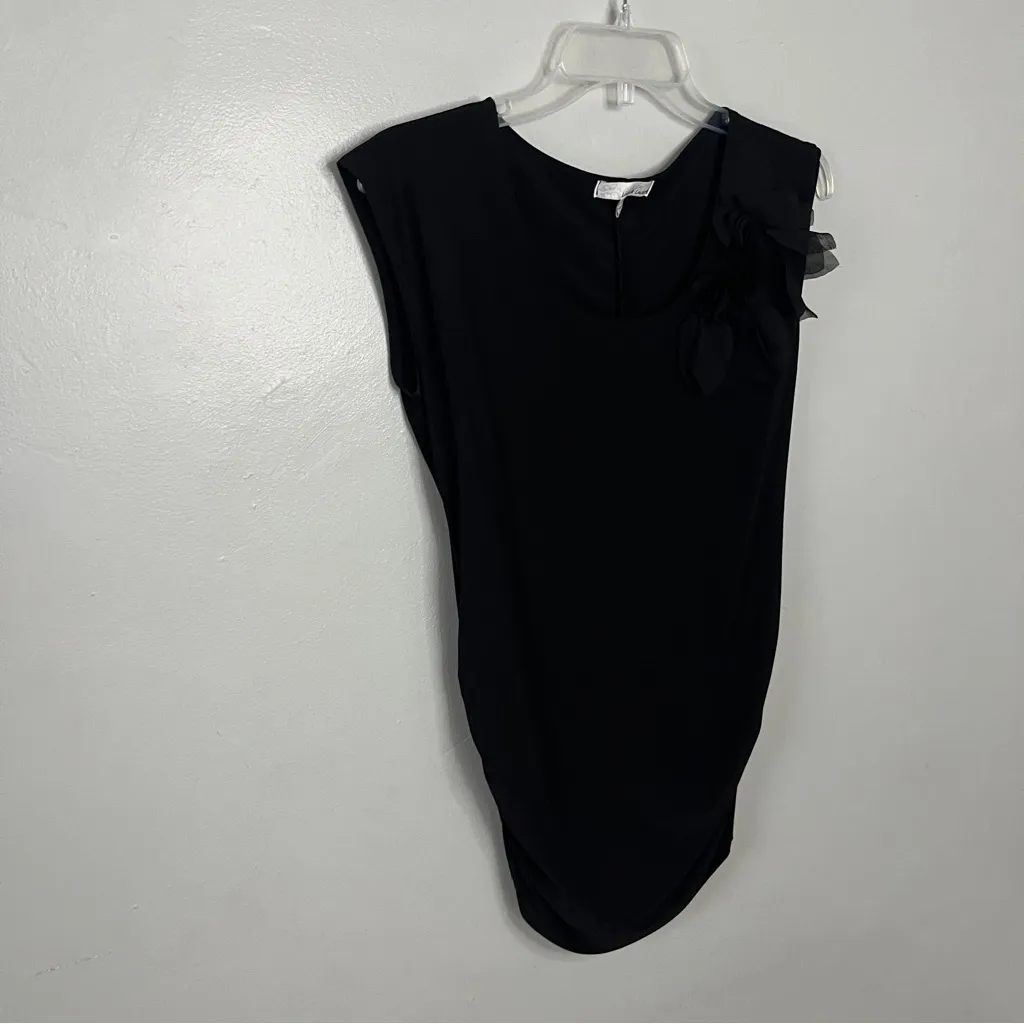 Lucy & Laurel Black Tank Top with Floral Detail - Image 2