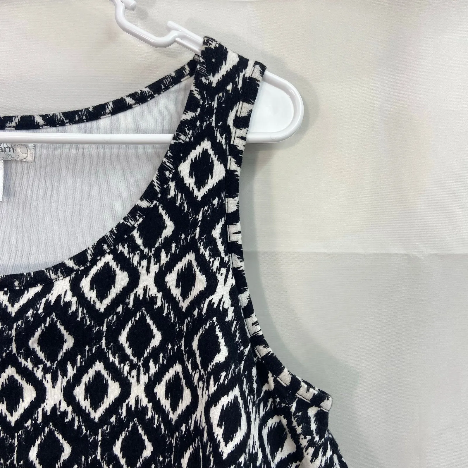 Dressbarn women's‎ black white geometric tiered ruffle lined tank top casual PL - Image 2