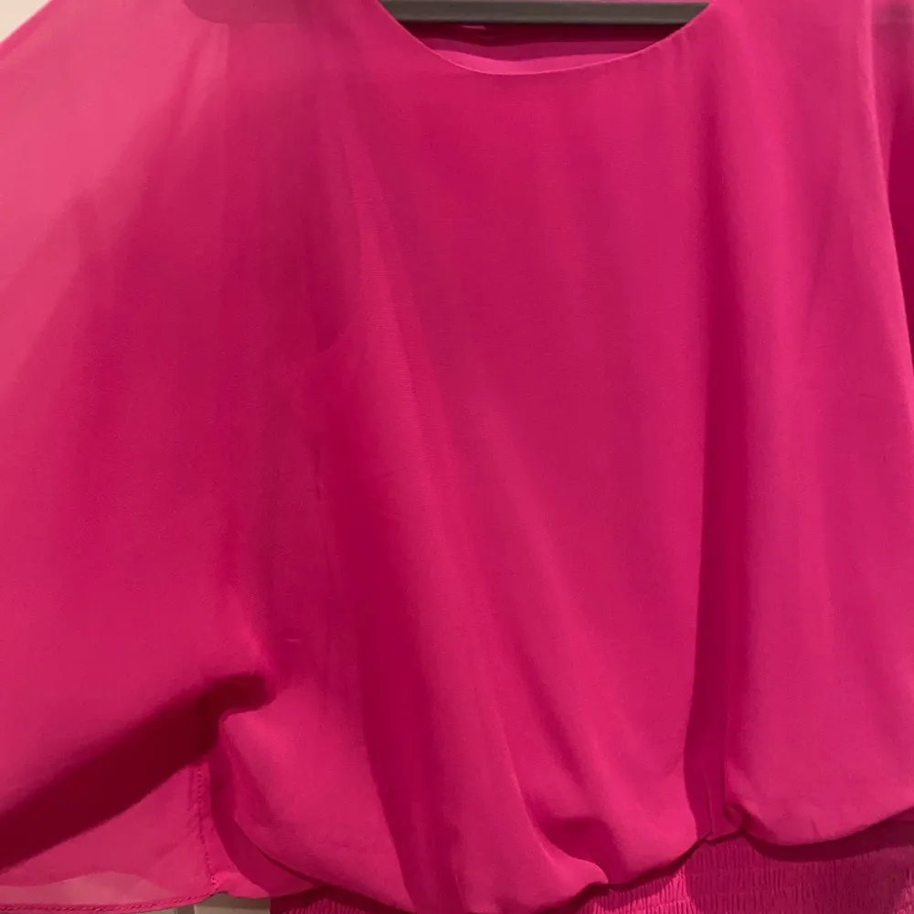 Chaus Women's Bright Pink Ruched Bottom Flutter Sleeve Blouse Sz M Size M - Image 6