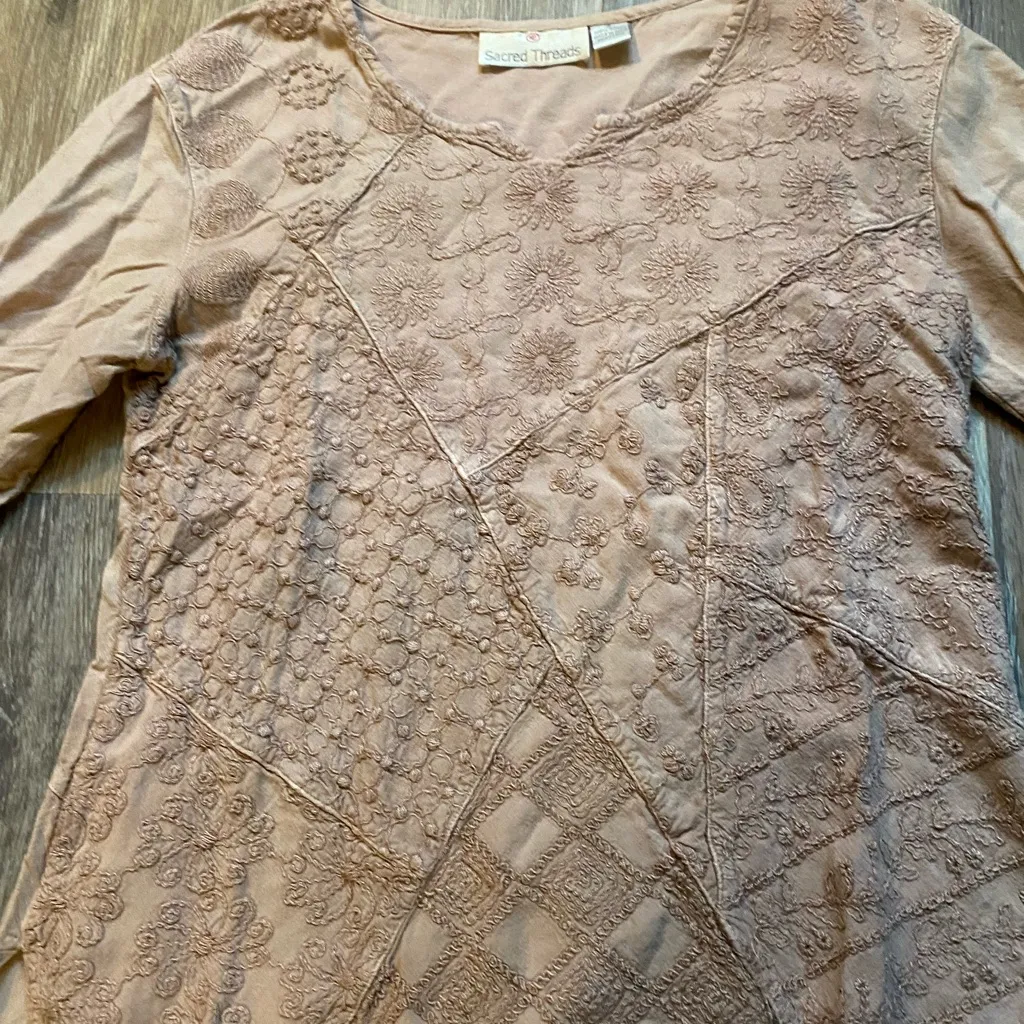 Sacred Threads Embroidered Patchwork Textured Pink Blouse Size Small Whimsygoth - Image 2