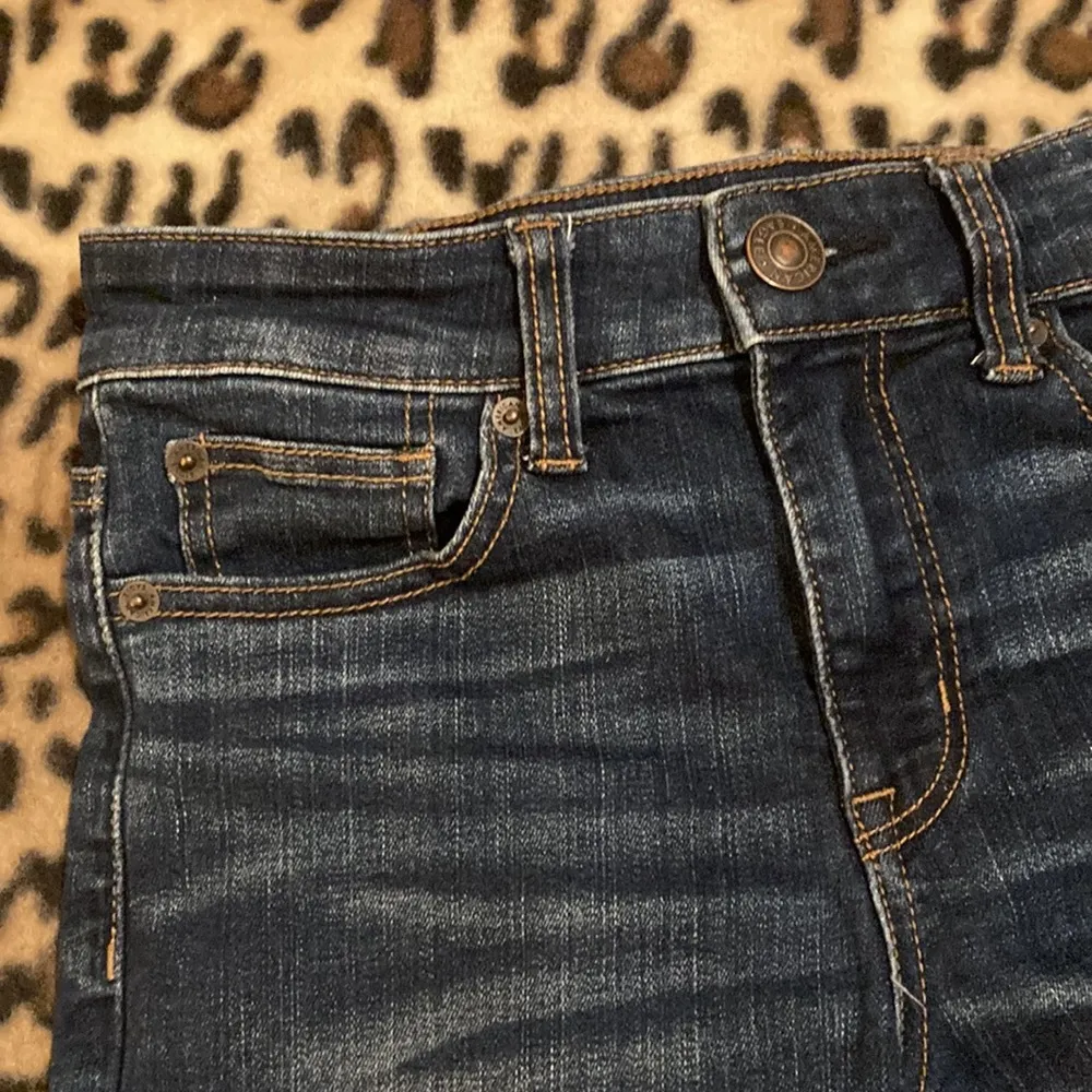 GUC AMERICAN EAGLE Shorts Women’s Size 0 AE Hi-Rise Shortie Distressed Shorts - Image 4