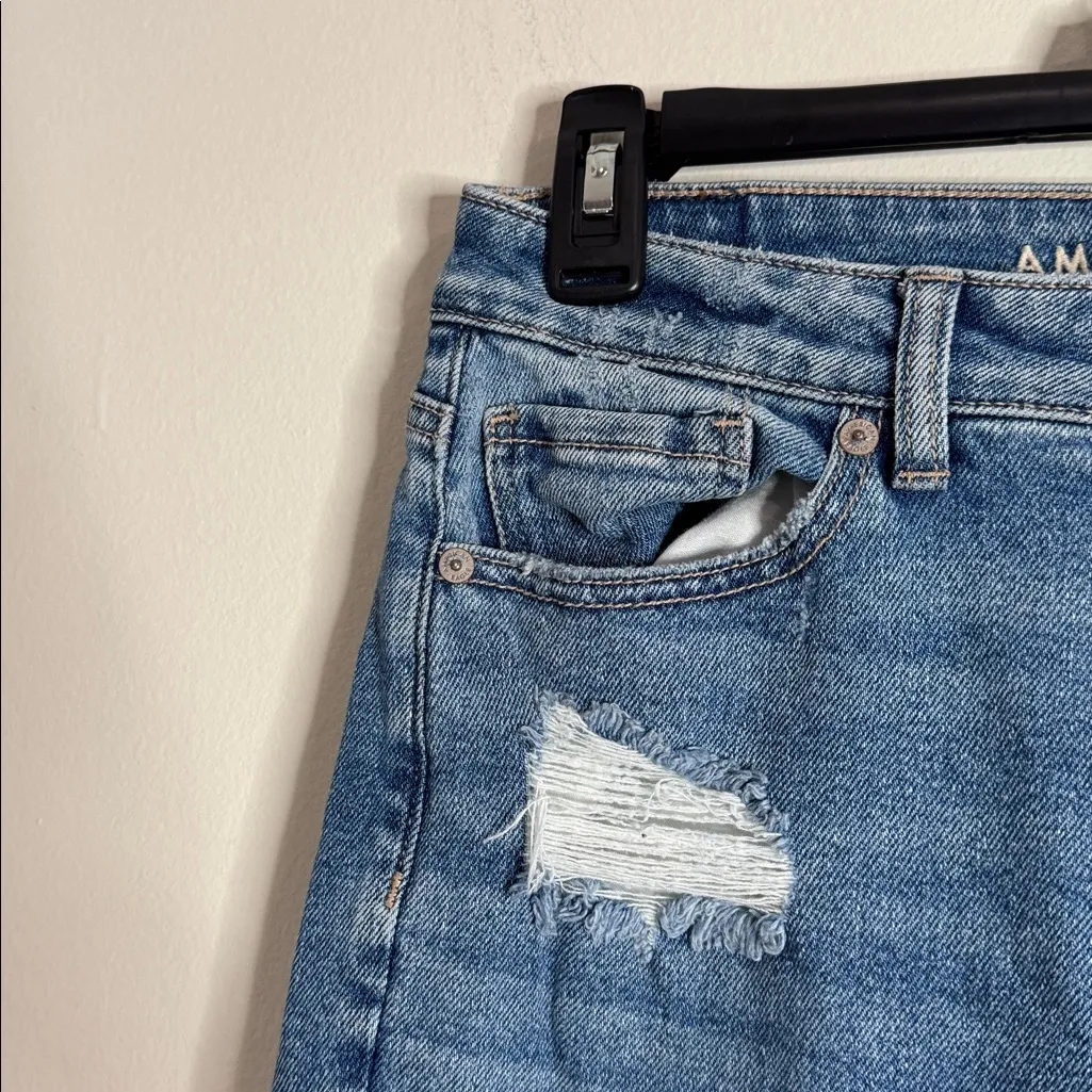 American Eagle Light Blue Stretch Mom Straight Distressed Jeans size 8 - Image 5