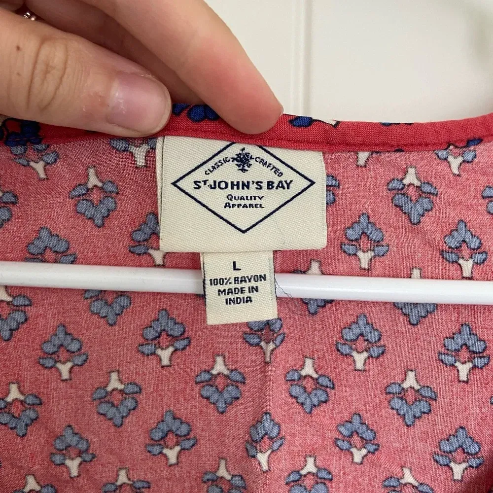 EUC | St. John’s Bay women’s patterned shoulder‎ cutout blouse — large - Image 3