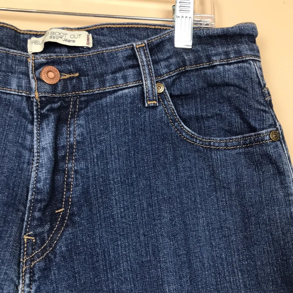 Levi’s Women’s 505 Jeans Relaxed Boot Cut Medium Wash Denim Sz 12 Long - Image 5