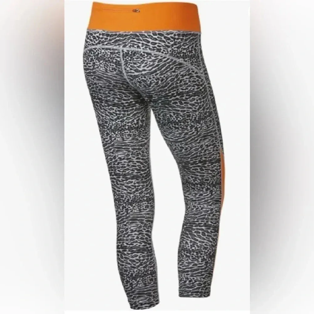 NIKE Women’s M Racer Leopard Print Running‎ Crop Leggings zipper pocket Dri-fit - Image 2
