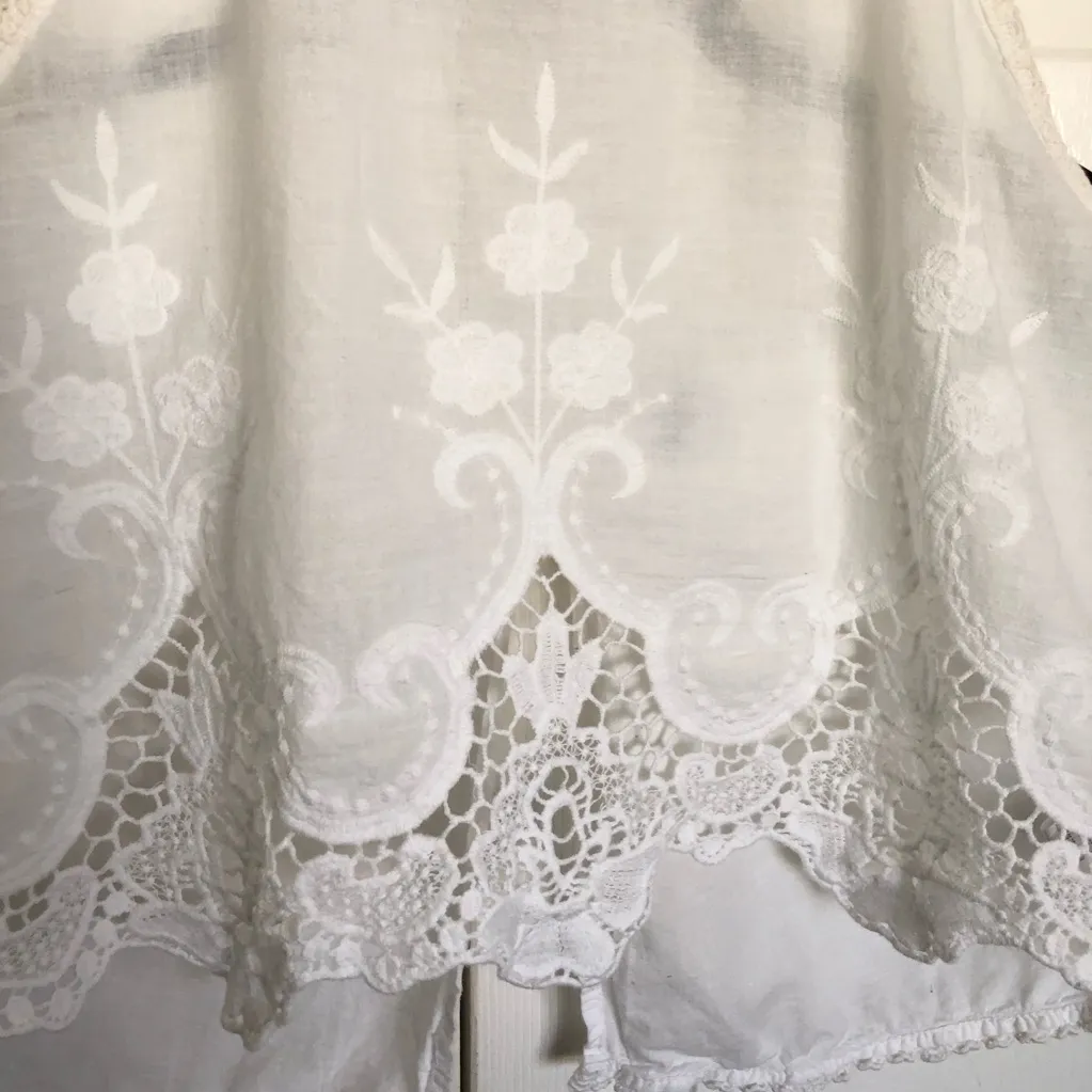 White TOBI Crochet Halter Open Back Crop Top Size M - Image 2