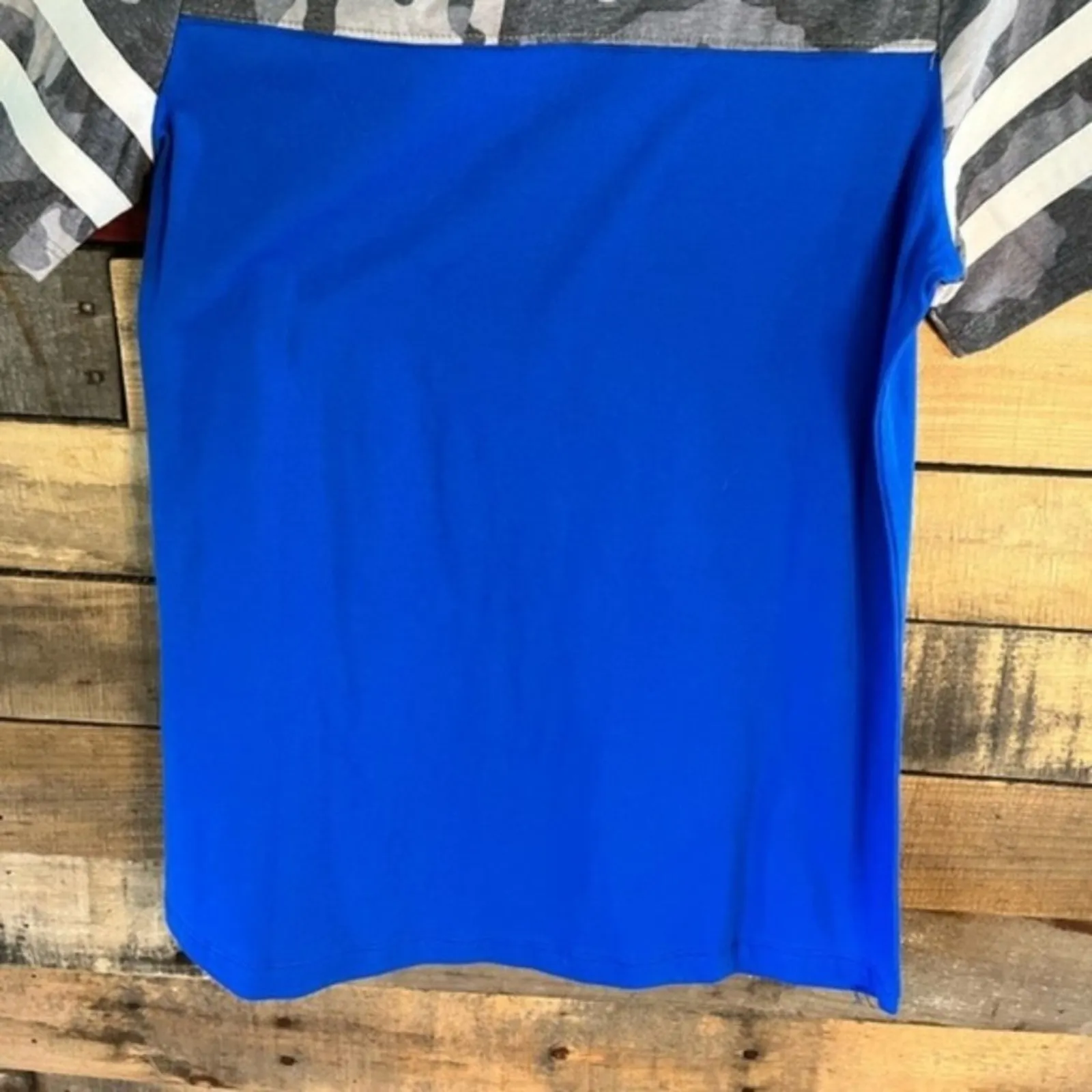 Sunshine & Rodeos Blue Camo Top Size Small‎ - Image 10