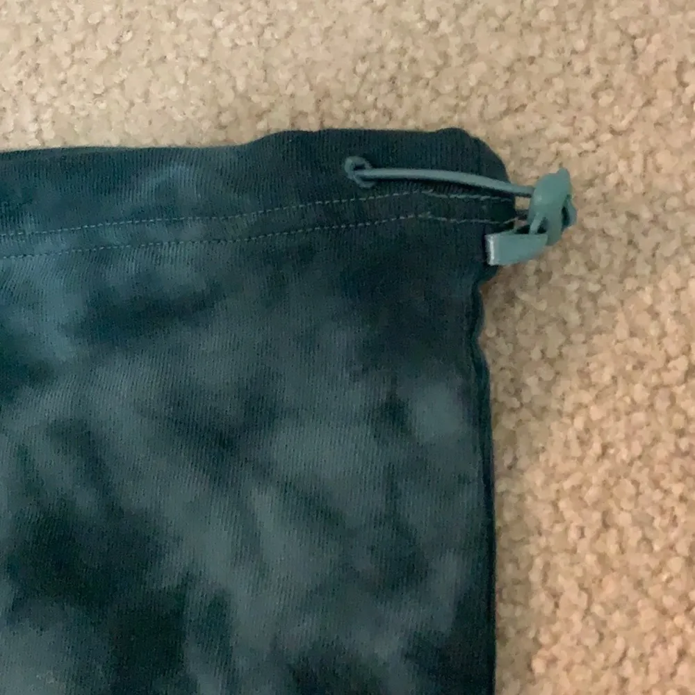 Old navy cozy green tie dye neck warming snood - Image 2